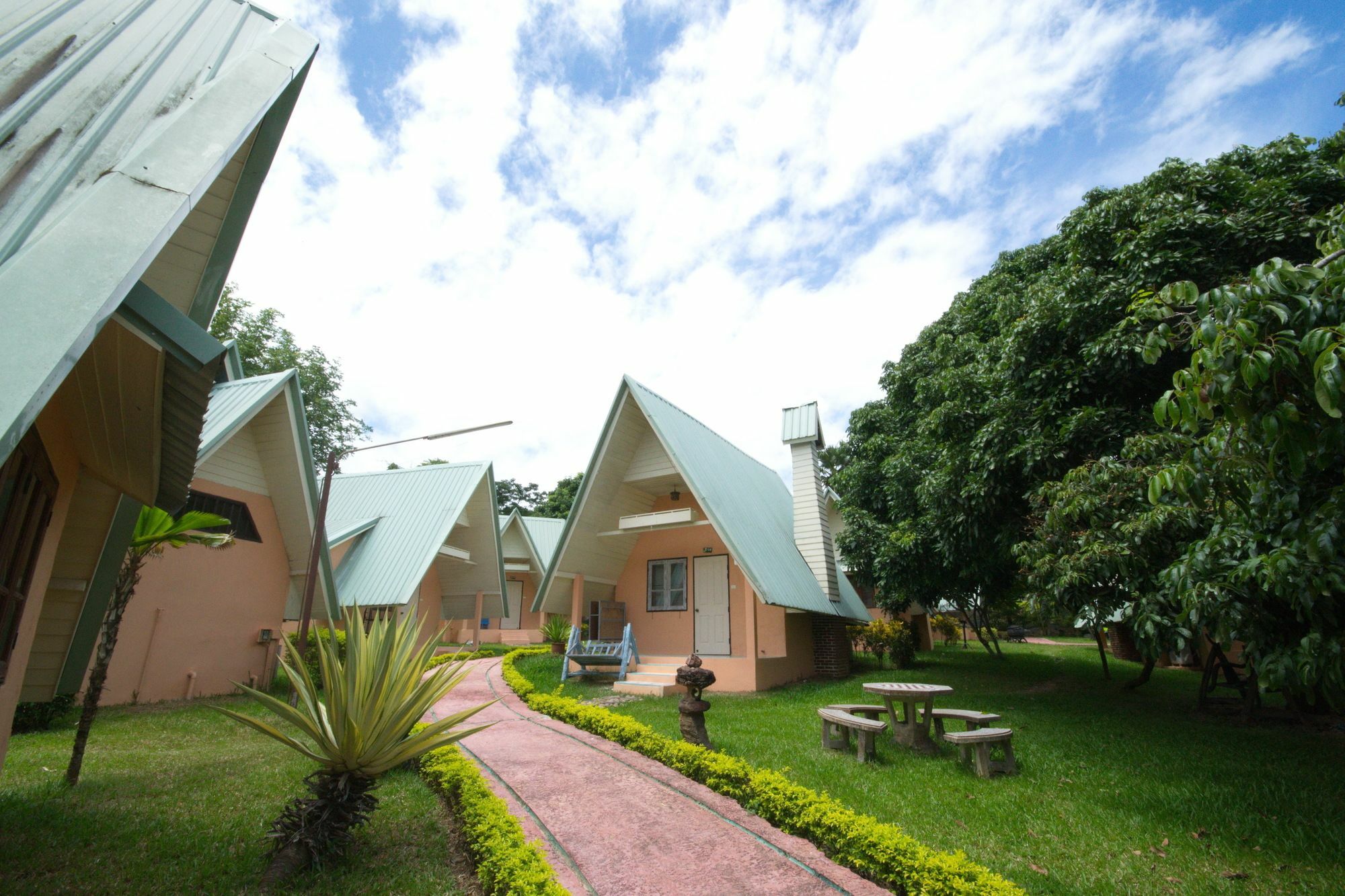 Touch Star Resort - Doi Inthanon Chom Thong Dış mekan fotoğraf